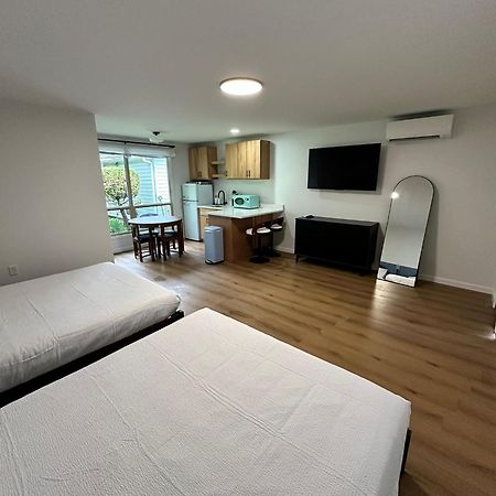 Port Austin Sun & Sand Resort מראה חיצוני תמונה