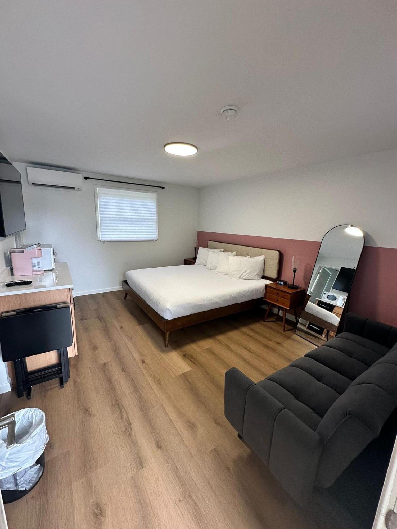 Port Austin Sun & Sand Resort מראה חיצוני תמונה